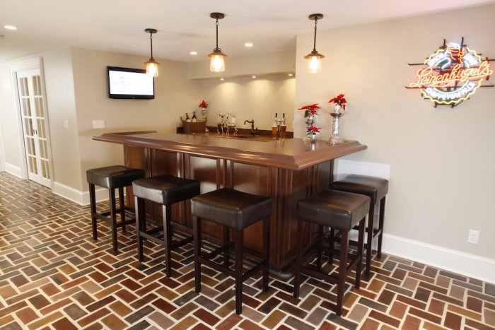 finished basement, remodeled basement, light and airy basementnt,